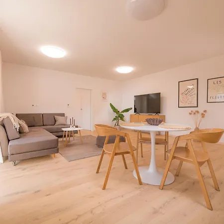 Kuki Karpatska - Golf Apartament *